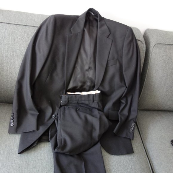 Dress Suit Pure Wool Suit Made in Canada - Picture 2 of 14